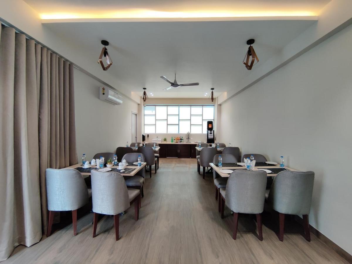 PARK IRIS HOTELS, Bharathi Nagar Vijayawada Bagian luar foto
